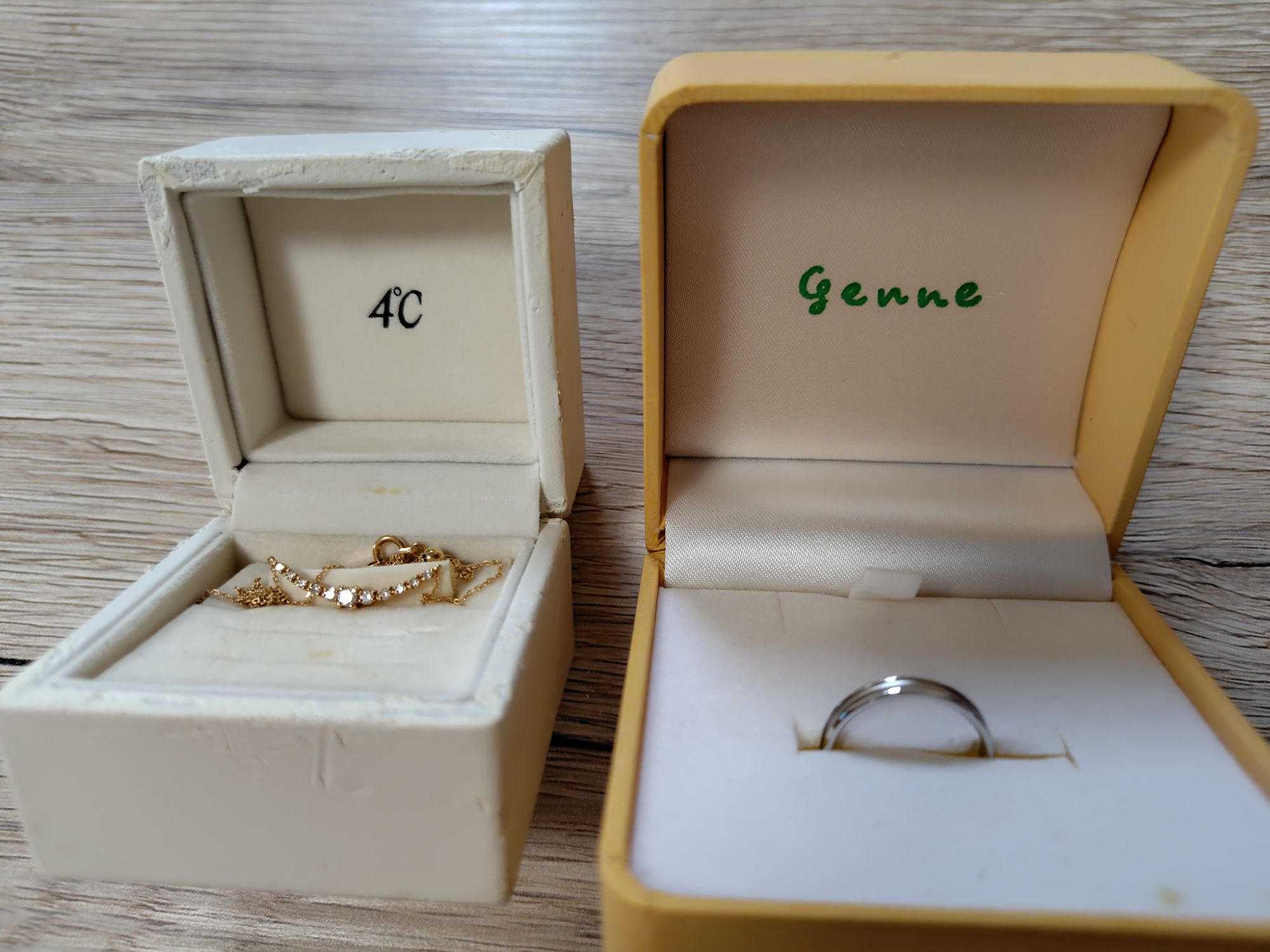 ４℃のネックレスとイオンで買った指輪