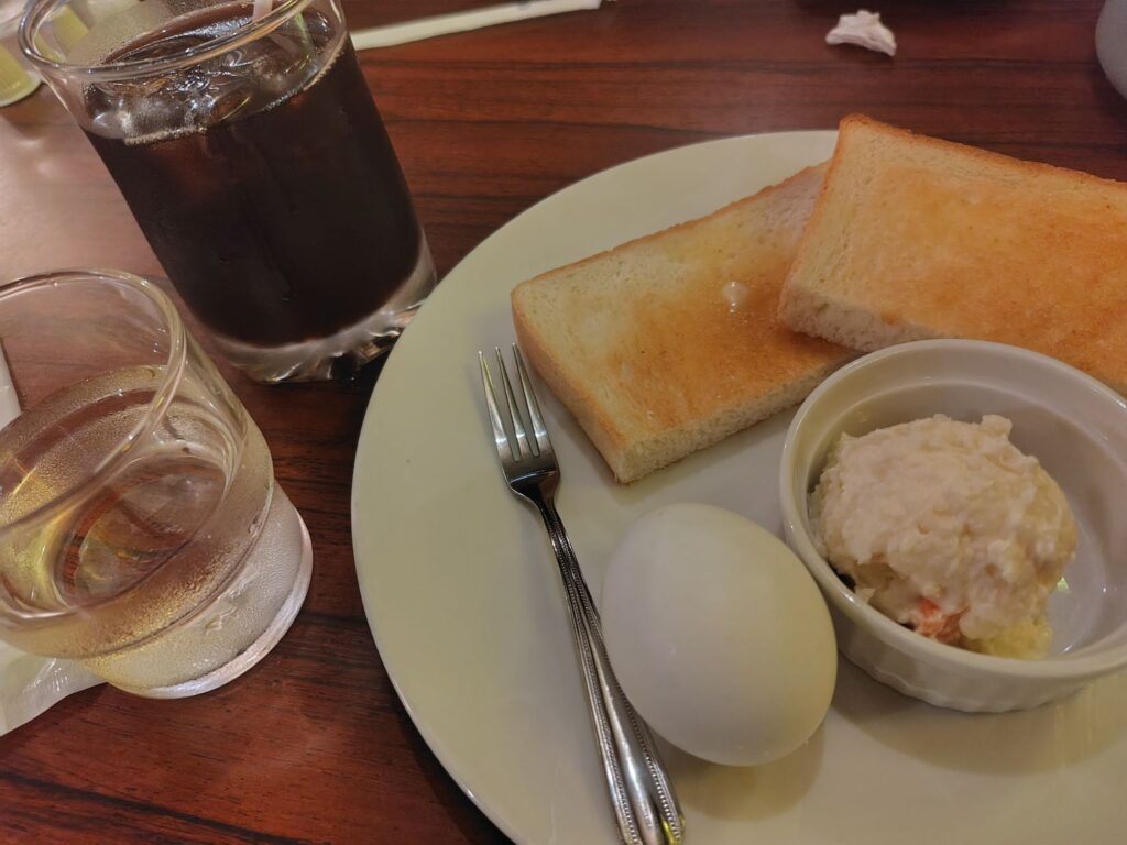 大阪の喫茶店のモーニング480円