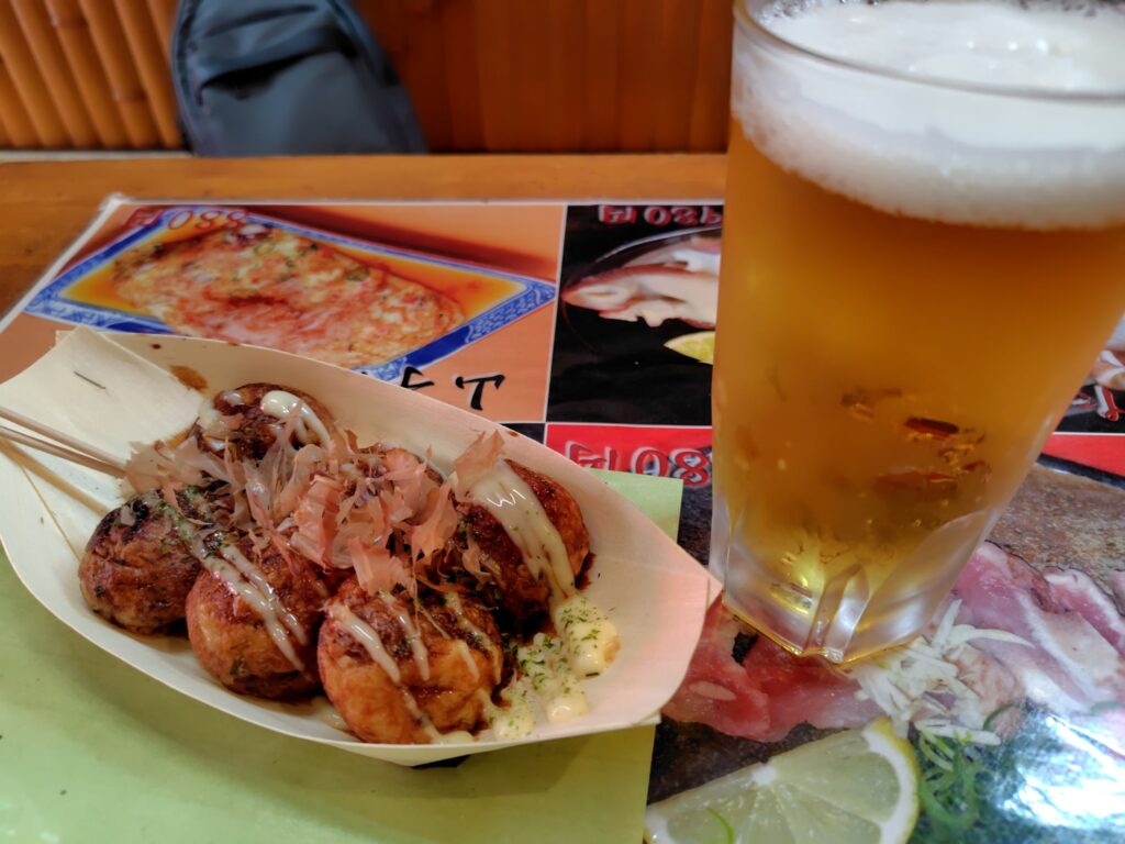 昼飲みのタコ焼き屋