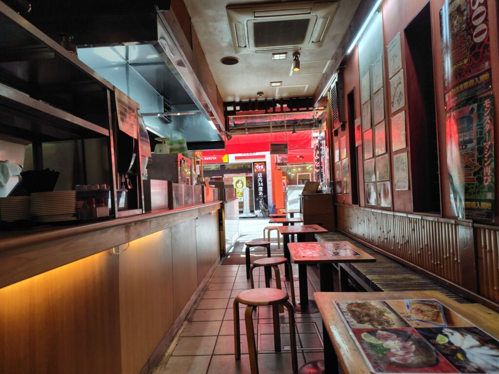 昼飲みのタコ焼き屋空いている