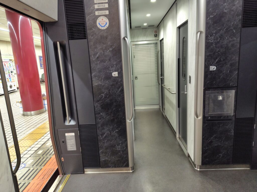 近鉄特急ひのとり通路