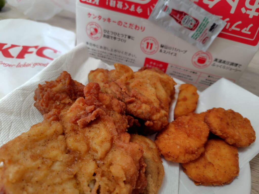 ケンタッキーフライドチキンのにわとりの日のパックのリブとナゲットその1