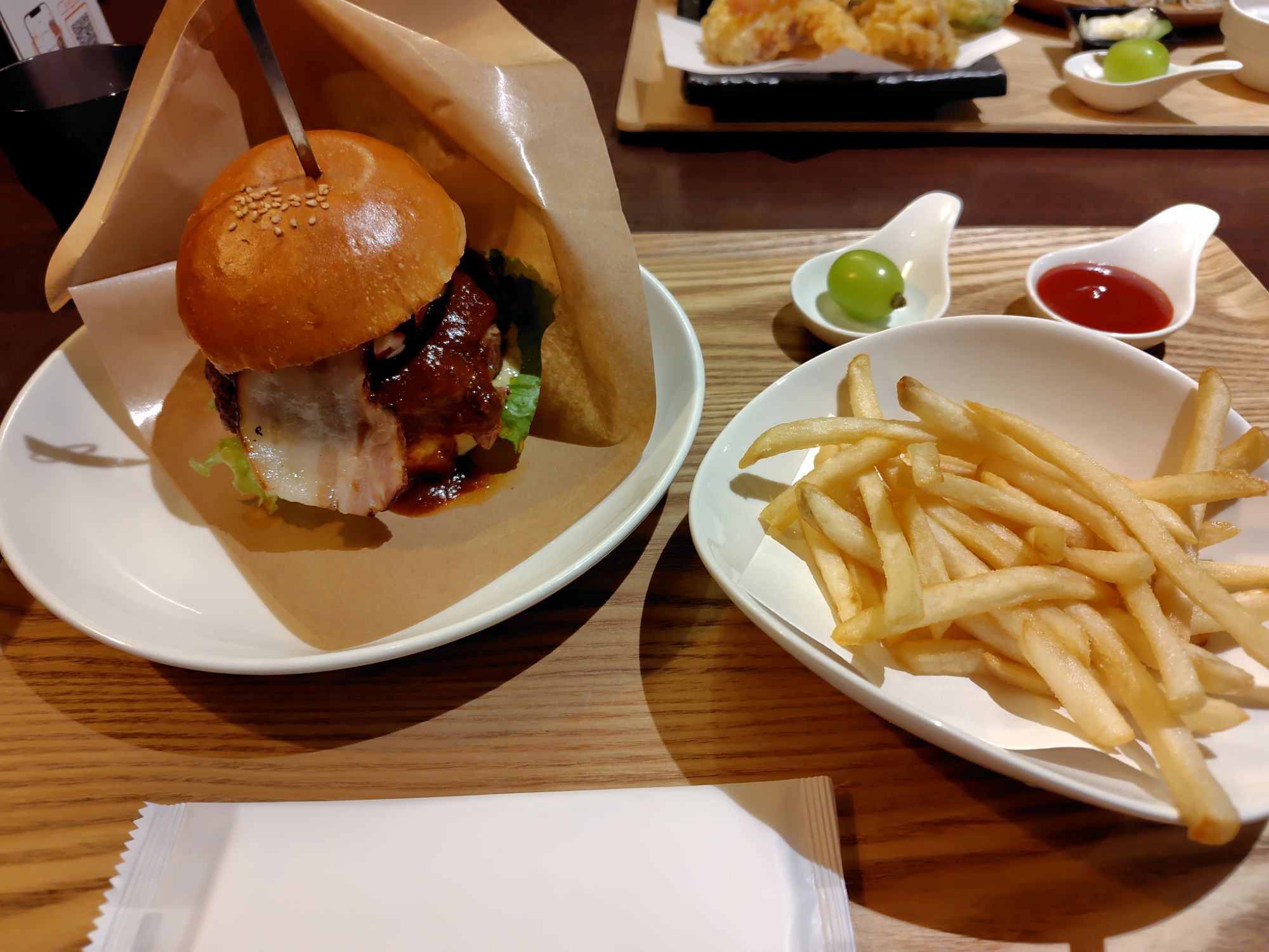 三ケ日牛バーガーのランチ