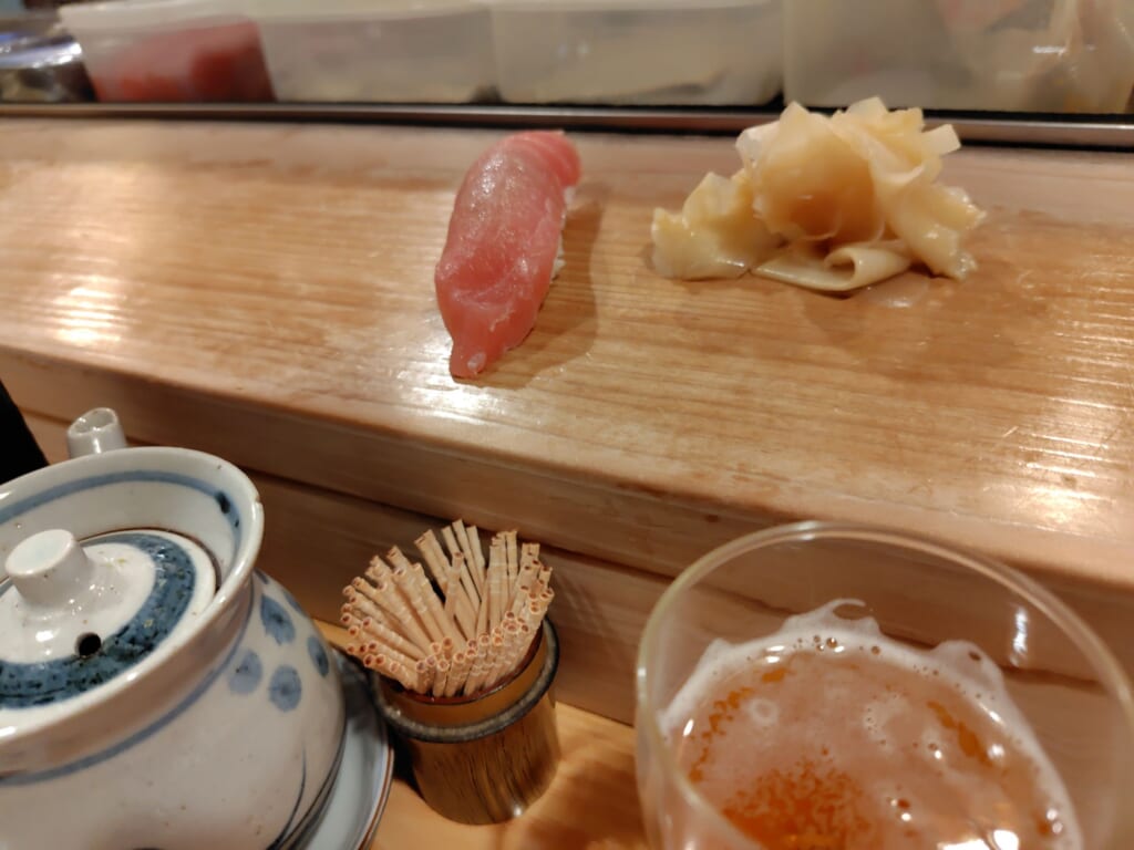 すきやばし次郎浜松店のマグロにぎり