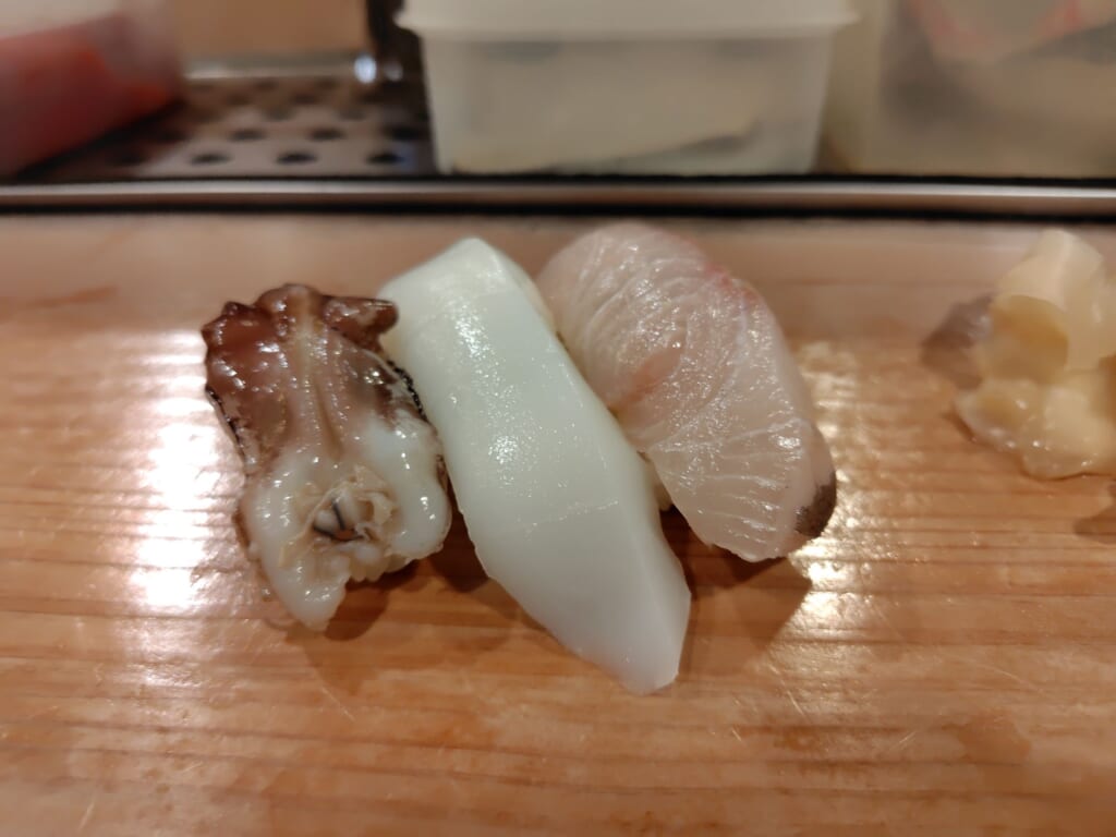 すきやばし次郎浜松店のイカとトリガイ