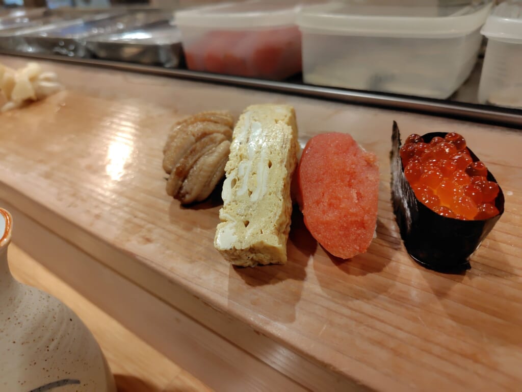 すきやばし次郎浜松店のいくら軍艦