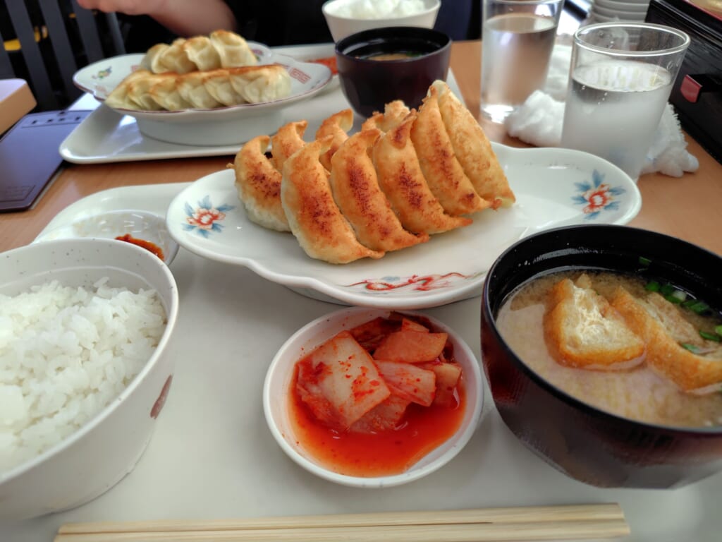餃子の店「福みつ」の小定食餃子10個